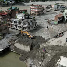 Rescue teams continue on the ground searching for survivors: river flow rose again during the night