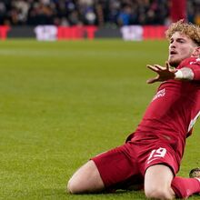 Valence arrache Harvey Elliott au Liverpool