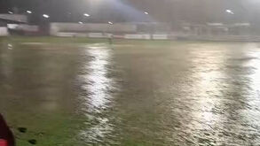 Faça chuva ou faça... uma tempestade: o inacreditável estado do relvado em jogo da 4.ª divisão argentina