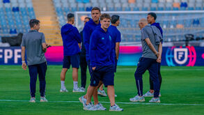 Jogadores do FC Porto no relvado do Cidade de Coimbra