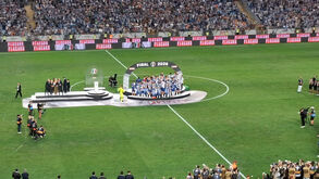 Festa azul e branca em Coimbra: o momento em que o FC Porto levanta a Supertaça