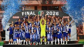 FC Porto festeja conquista da Supertaça