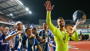 A dedicatória especial na camisola de Diogo Costa que só se viu no final