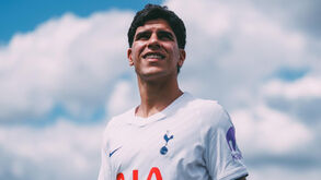 Mateus Fernandes vai vestir a camisola do Tottenham em 2026/27
