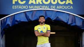 Mario Climent é reforço do Arouca
