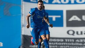 Rúben Neves ao serviço do Al Hilal no empate com o Al Ahli SC