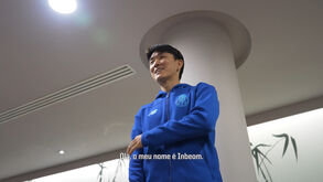 Cada vez mais integrado: Inbeom pôs plantel do FC Porto a cantar uma música sul-coreana