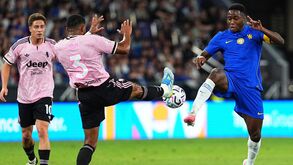 Dário Essugo liderou Chelsea diante do Johor FC