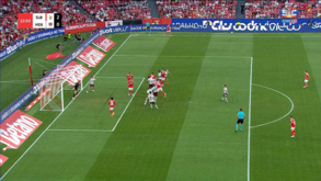 Tomás Araújo foi ao segundo andar e cabeceou para mais um golo do Benfica frente ao Hearts