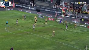 E. Amadora empata na reta final num lance em que Rui Silva fica muito mal na fotografia