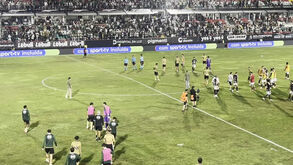 Assobios, críticas e sem os habituais cumprimentos um a um de Rui Borges: assim foi o final do E. Amadora-Sporting
