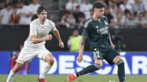 Federico Valverde em ação no jogo de preparação frente ao Ferencváros