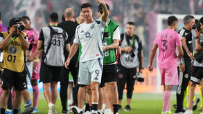 Chicago Fire forward Robert Lewandowski (9) waves after an MLS soccer match against Inter Miami, Wednesday, July 22, 2026, in