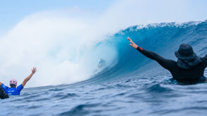 Kelly Slater em ação no Tahiti Pro