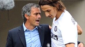 José Mourinho dirige-se a Zlatan Ibrahimovic no Inter