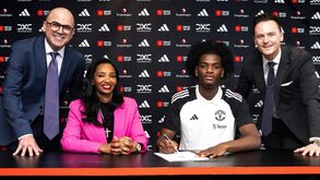 Heaven na chegada a Manchester