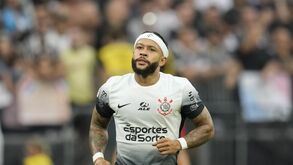Oficial: Corinthians decide não renovar contrato com Memphis Depay