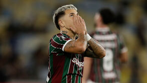 Yeferson Soteldo em ação pelo Fluminense frente ao Independiente Rivadavia