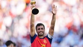 Rodri levanta o troféu do Mundial'2026 em Nova Jérsia