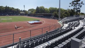 Estádio do Fontelo de cara lavada: bancadas pretas e melhorias no interior para o regresso do Académico Viseu à 1.ª Liga