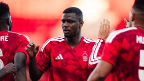 Diomande direto ao onze na estreia pelo Nottingham