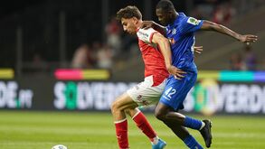 Demir Tiknaz frente ao Dinamo Minsk