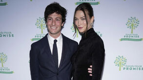 Josh Kushner com Karlie Kloss em Nova Iorque