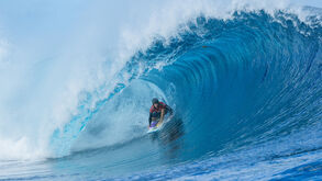 Yolanda Hopkins falha acesso à final em Teahupoo
