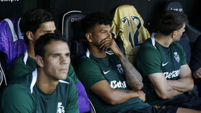 Luis Suárez  no banco do Sporting na Reboleira