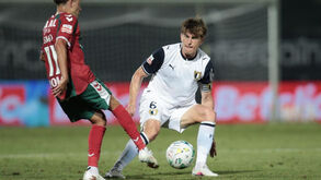 Van de Looi tenta impedir progressão de Simo