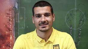Oficial: Ricardo Velho troca Farense pelo Aris Salónica da Grécia 