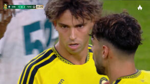 Dois golos e uma assistência: João Félix em grande no reencontro com Bruno Lage