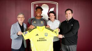 Zion Suzuki reforça Aston Villa