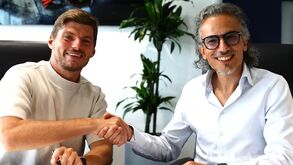 Max Verstappen renova com a Red Bull até 2030