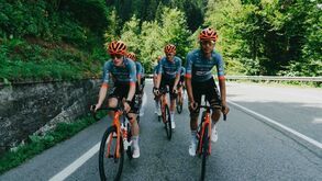 Irmão de Finlay Tarling convocado para a Vuelta: Joshua entre os eleitos da Netcompany Ineos