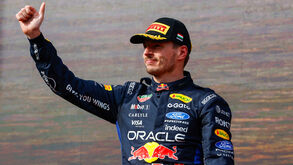 Max Verstappen renovou pela Red Bull até 2030