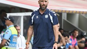 Mitchell van der Gaag no jogo com o Académico Viseu
