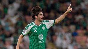 Trincão marca na 'manita' do Al Ahli