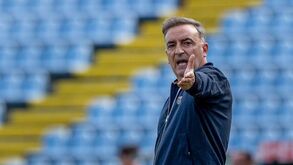 Carlos Carvalhal, treinador do Famalicão, durante o jogo da Primeira