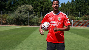 Benfica oficializa contratação de extremo Alan Santos 