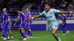 Martim Cunha festeja o golo frente ao Feirense