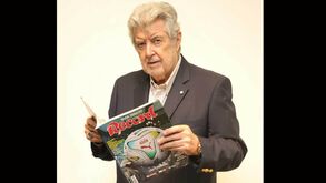 António Figueiredo com o Guia Record