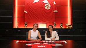 Anna Csiki e Mónica Jorge, diretora-geral do futebol feminino do Benfica