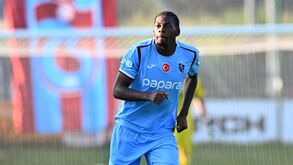 E. Amadora apresentou proposta por René Mitongo