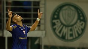Andreas Pereira celebra golo frente ao Santos