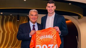 Livakovic assinou até 2030 com o Barcelona