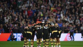 Manchester City's players pre match huddle during the English Premier