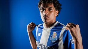 Souza apresentado no FC Porto