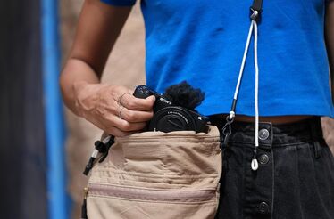 Sony Alpha ZV-E10 II: a câmara ideal para criadores de conteúdo, com pack para iniciantes em promoção na Amazon
