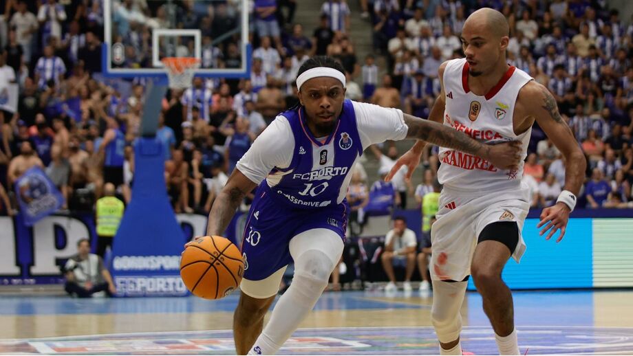 Corey Allen no jogo frente ao Benfica